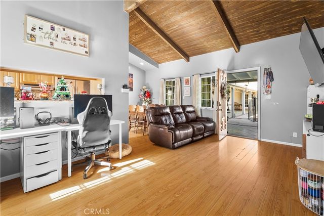 15358 Cohasset, Van Nuys, CA 91406