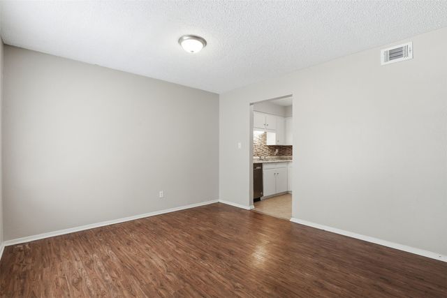 6811 Trail Lake Drive, Fort Worth, TX 76133