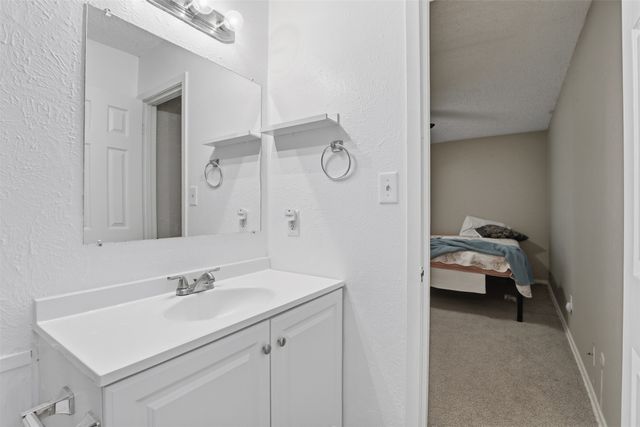 6811 Trail Lake Drive, Fort Worth, TX 76133