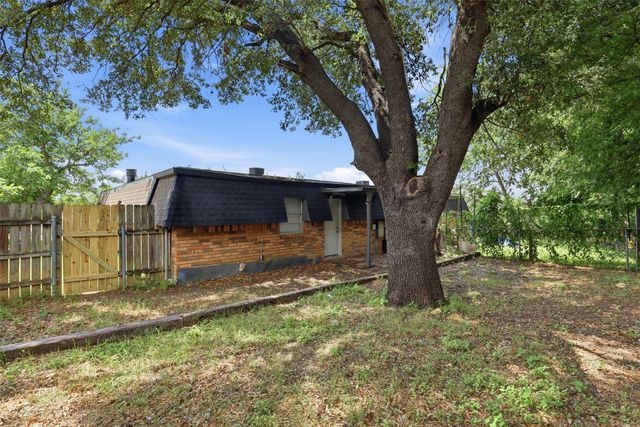 6811 Trail Lake Drive, Fort Worth, TX 76133