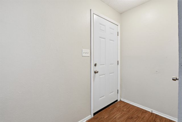 6811 Trail Lake Drive, Fort Worth, TX 76133
