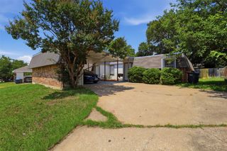 6811 Trail Lake Drive, Fort Worth, TX 76133