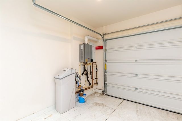 1095 Delpy View, Vista, CA 92084