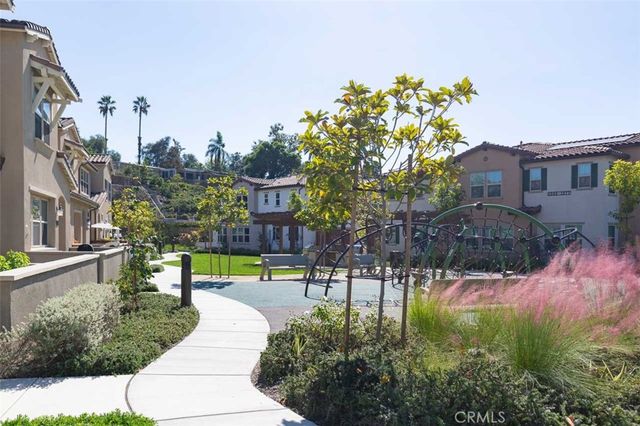 1095 Delpy View, Vista, CA 92084