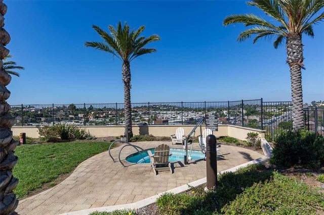 1095 Delpy View, Vista, CA 92084