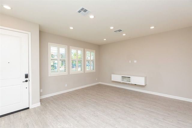 1095 Delpy View, Vista, CA 92084