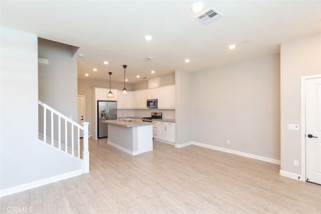 1095 Delpy View, Vista, CA 92084