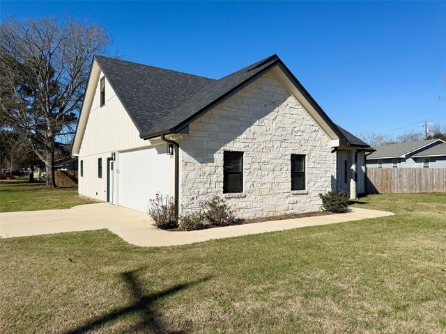 505 Brazos Street, Crockett, TX 75835