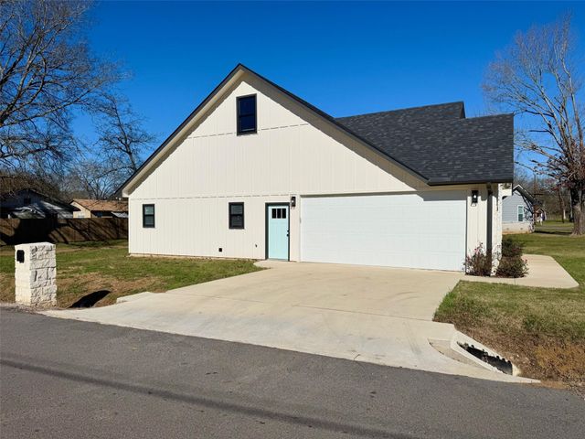 505 Brazos Street, Crockett, TX 75835