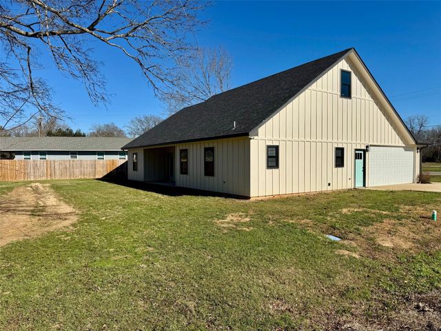 505 Brazos Street, Crockett, TX 75835