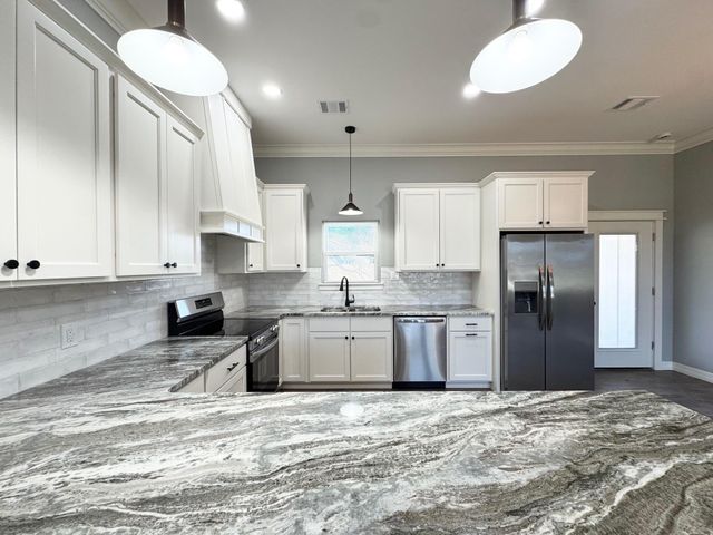 505 Brazos Street, Crockett, TX 75835