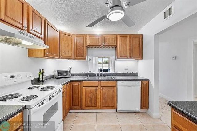 2800 Somerset Drive 201 J, Lauderdale Lakes, FL 33311