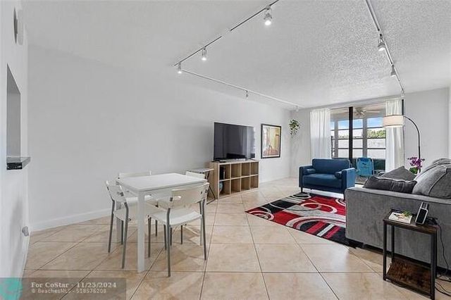 2800 Somerset Drive 201 J, Lauderdale Lakes, FL 33311