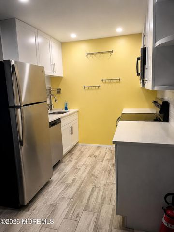 219 Buckingham Court E, Lakewood, NJ 08701