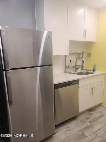 219 Buckingham Court E, Lakewood, NJ 08701
