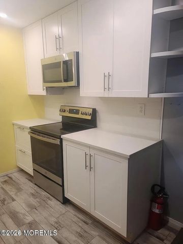 219 Buckingham Court E, Lakewood, NJ 08701