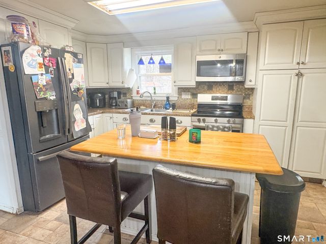 37 Rich Lane, Bristol, CT 06010