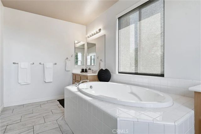 5018 Bella Collina, Oceanside, CA 92056