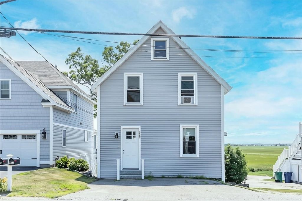 Image 2 of property listing at 501 Winnacunnet Road # 1, Hampton, NH 03842