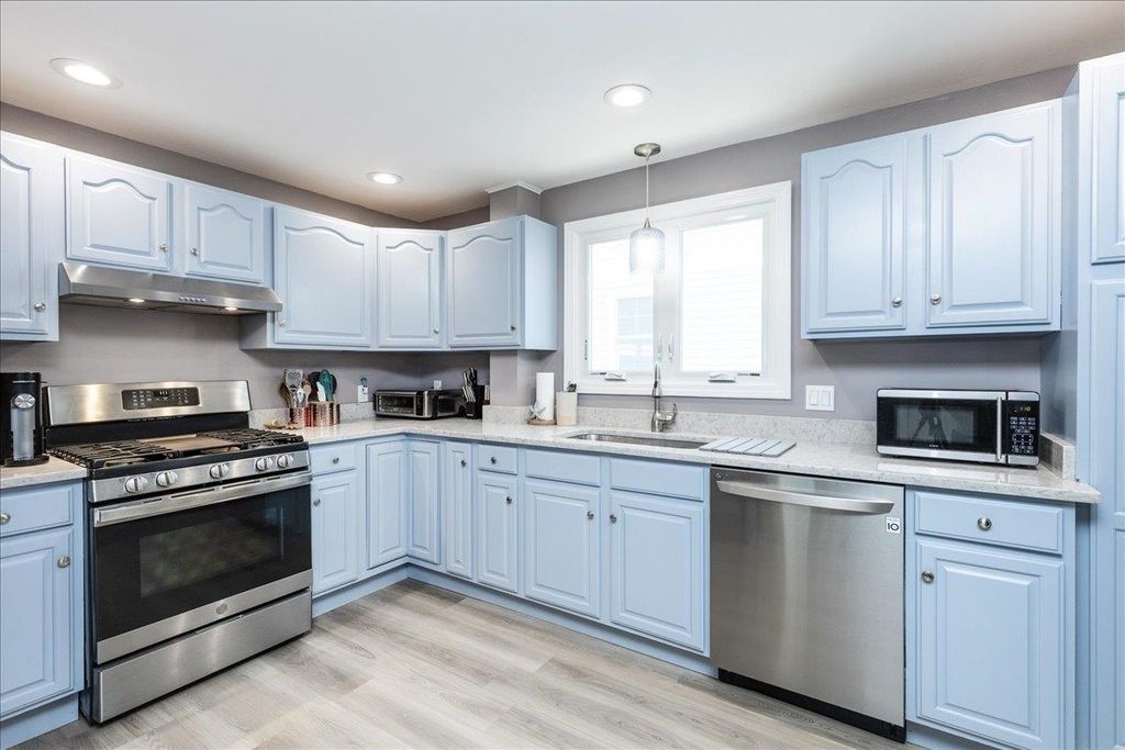 Image 25 of property listing at 501 Winnacunnet Road # 1, Hampton, NH 03842