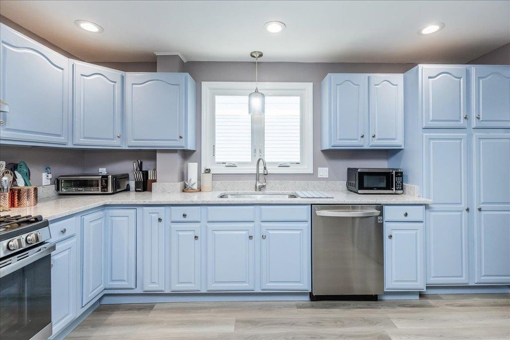 Image 26 of property listing at 501 Winnacunnet Road # 1, Hampton, NH 03842