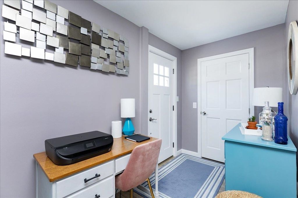 Image 5 of property listing at 501 Winnacunnet Road # 1, Hampton, NH 03842