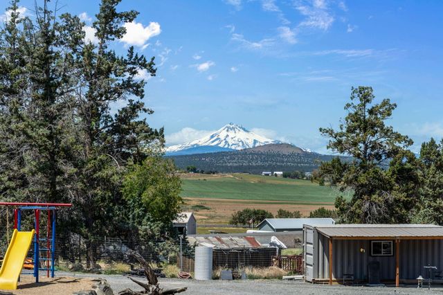 2918 SE Teresa Drive, Madras, OR 97741