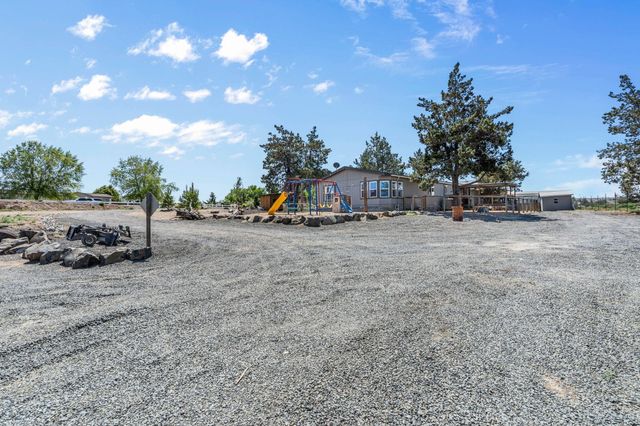 2918 SE Teresa Drive, Madras, OR 97741