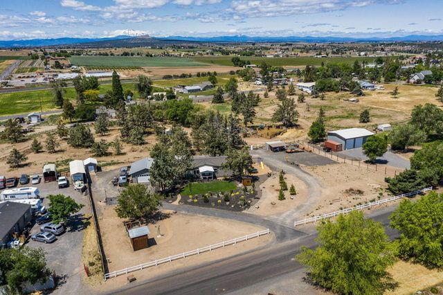 2918 SE Teresa Drive, Madras, OR 97741