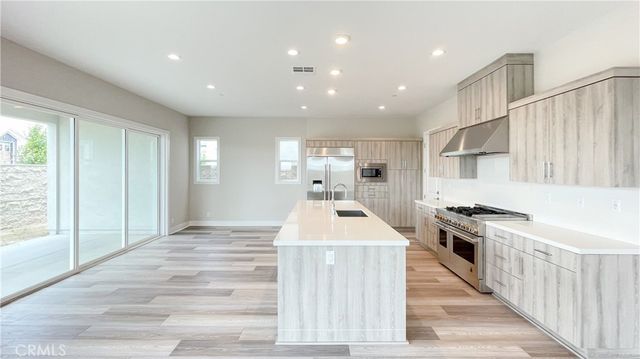 101 Walworth, Lake Forest, CA 92630
