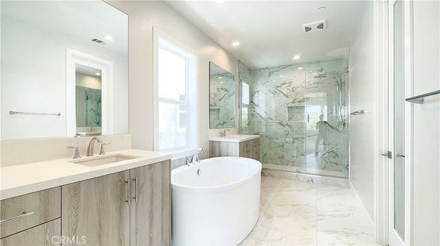 101 Walworth, Lake Forest, CA 92630