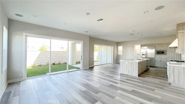 101 Walworth, Lake Forest, CA 92630