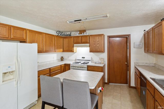 27380 Sunnyfield Drive, Elkhart, IN 46514