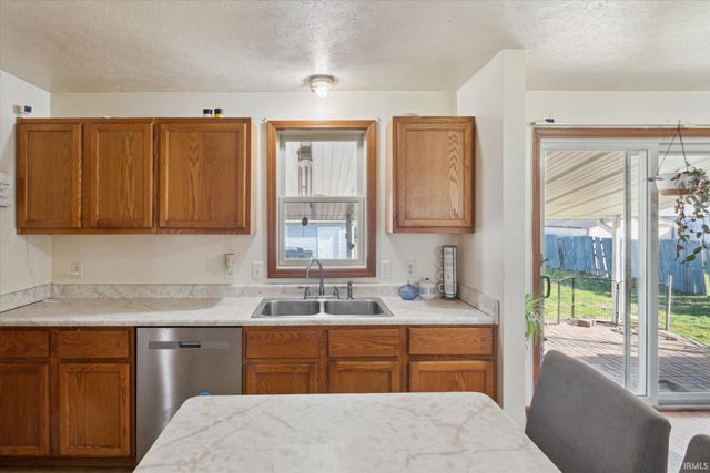 27380 Sunnyfield Drive, Elkhart, IN 46514