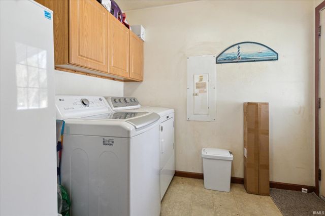 27380 Sunnyfield Drive, Elkhart, IN 46514