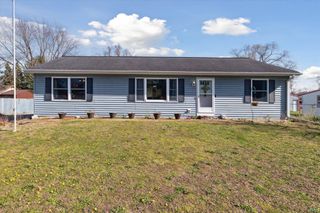 27380 Sunnyfield Drive, Elkhart, IN 46514