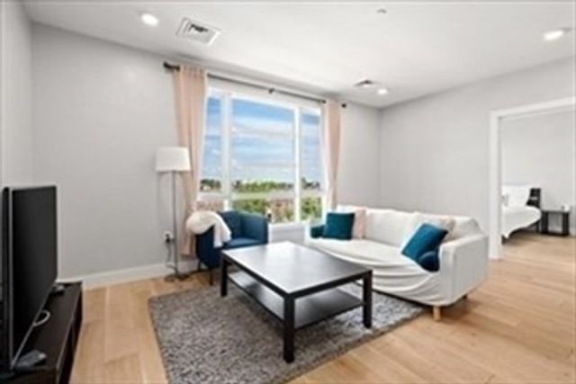 1650 Commonwealth Avenue 501, Boston, MA 02135