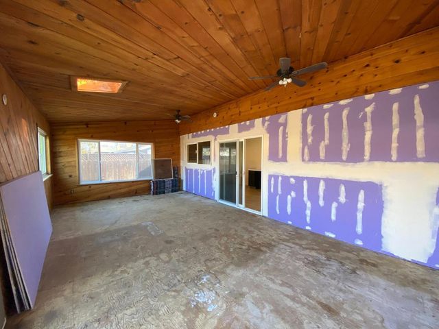 1201 Chateaugay Dr, Modesto, CA 95356