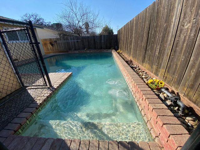 1201 Chateaugay Dr, Modesto, CA 95356