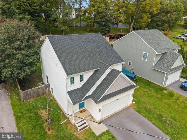 205 E MAIN ST, Brownstown, PA 17508