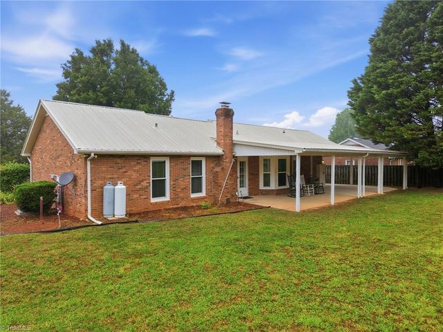 5200 Robin Lane, Randleman, NC 27317
