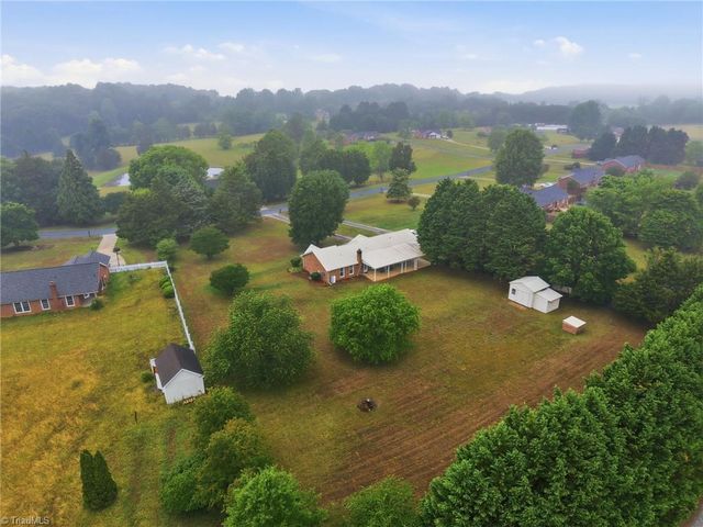 5200 Robin Lane, Randleman, NC 27317