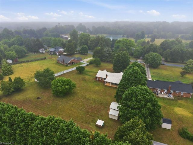 5200 Robin Lane, Randleman, NC 27317