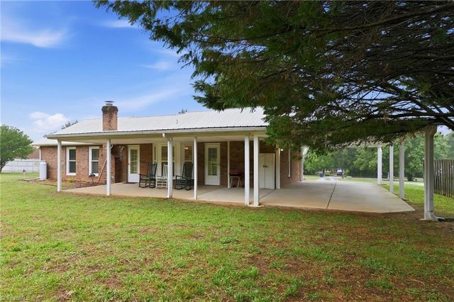 5200 Robin Lane, Randleman, NC 27317