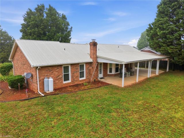 5200 Robin Lane, Randleman, NC 27317