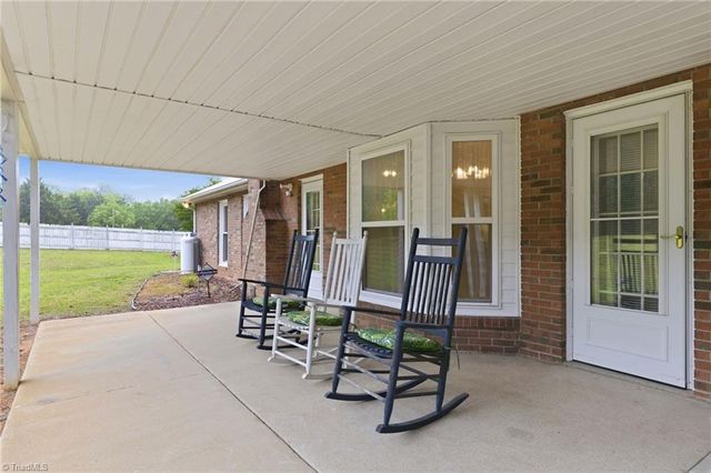 5200 Robin Lane, Randleman, NC 27317