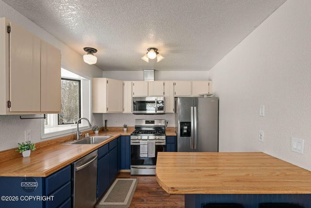 1000 E McAdoo Way, Wasilla, AK 99654