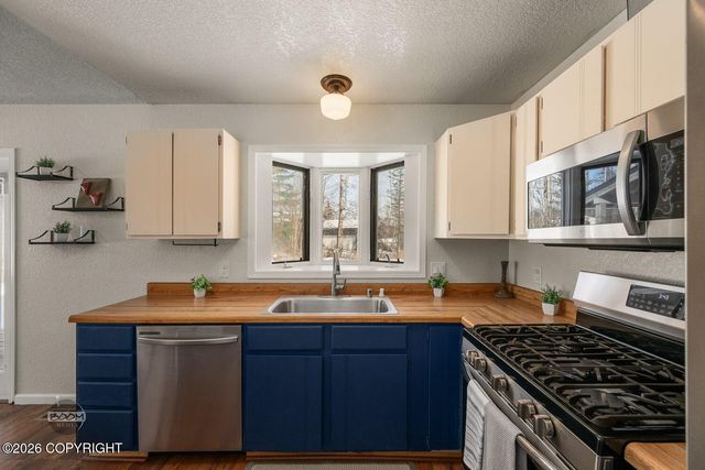 1000 E McAdoo Way, Wasilla, AK 99654