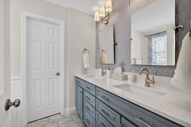 4332 124th Street, Urbandale, IA 50323