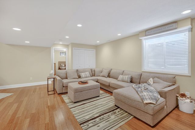 4332 124th Street, Urbandale, IA 50323